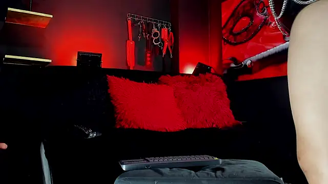 LeahStones webcam