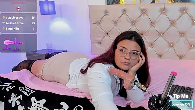 Miss_Kloee webcam