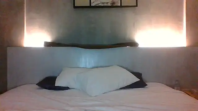 KynekoBtbf webcam