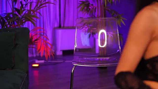 AzraReign webcam