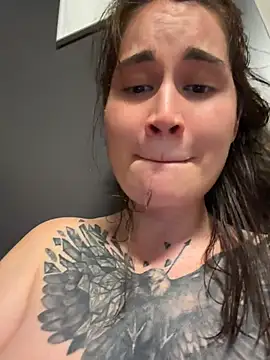 TattooGirlAlia's live cam