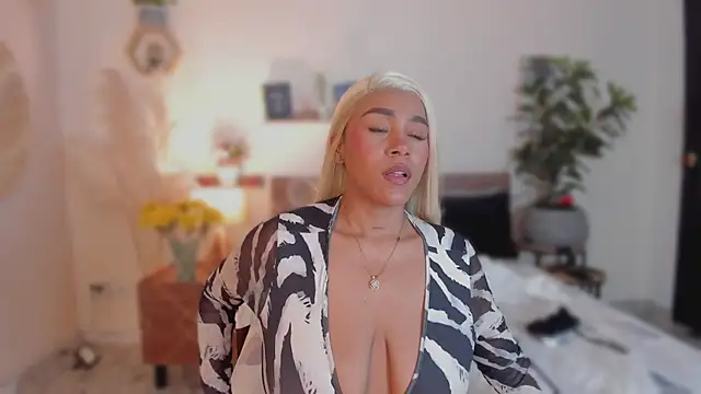 YariRose webcam