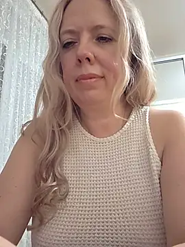 Irina3718 webcam