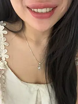 Lilyy_babyy webcam