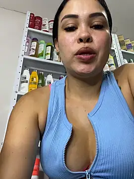 FOX_LATINA Live Web Cam Show