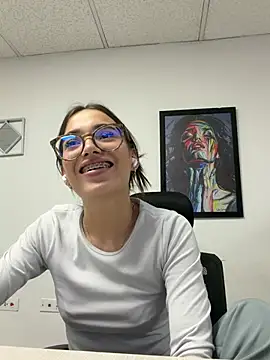 Sweet_Milaa1's live cam