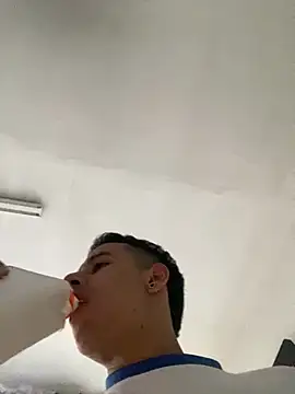 jhuan99 Live Web Cam Show