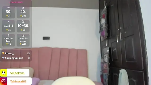 Tahira_21_ webcam
