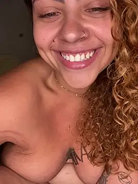 Chloe_Leaozinho webcam