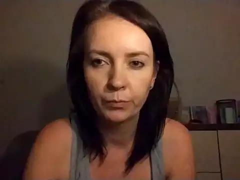 JenniferAlone webcam