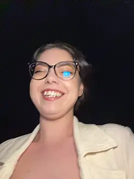 KaylaLewyss webcam