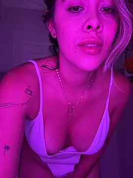 Emilia_Bakerr webcam