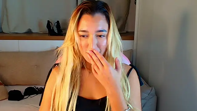 Luuna_Velvvet webcam