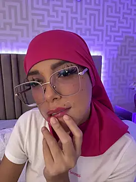 naishaa_ webcam