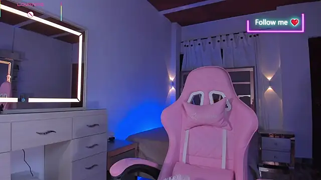 MiaLatina_ webcam
