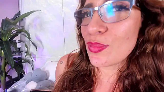 naughty_flower18 webcam