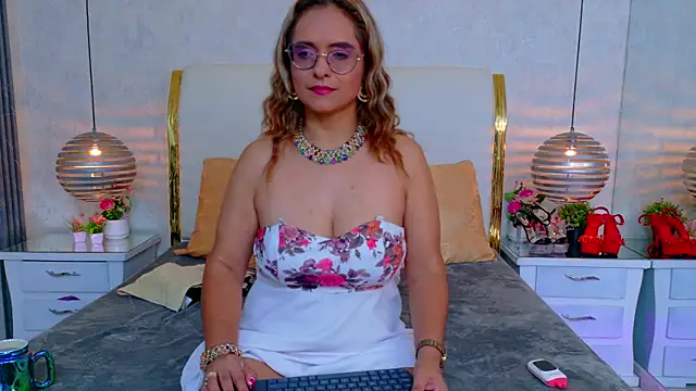 marilynvega1 - MarilynVega1's free webcam