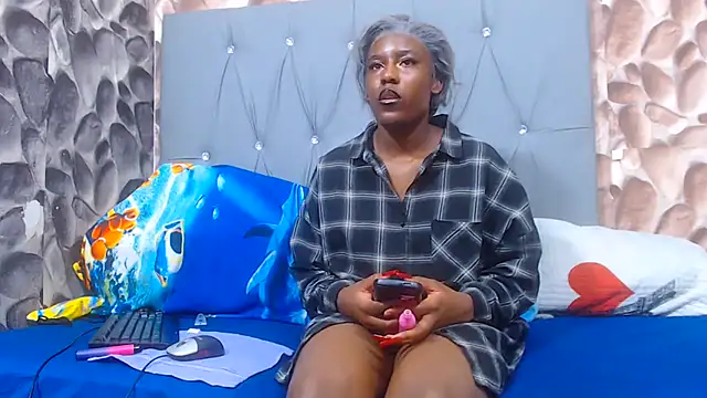 BeautyInBlackX webcam