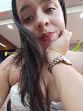 Julieth_hot-69 webcam