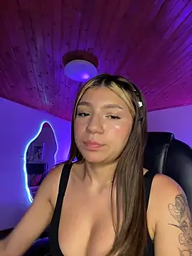 Isabella18_pink webcam