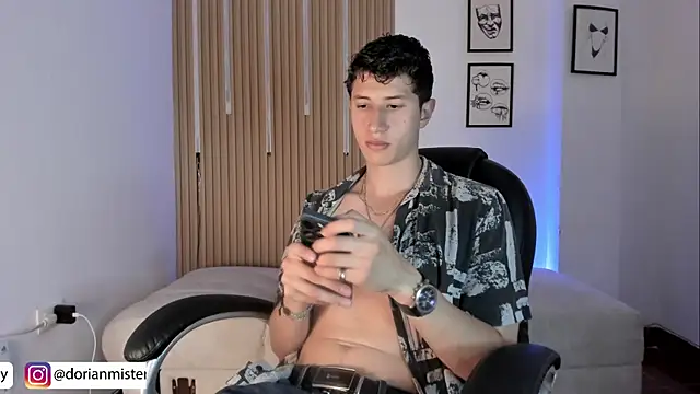 Dorianmistery2322_ webcam