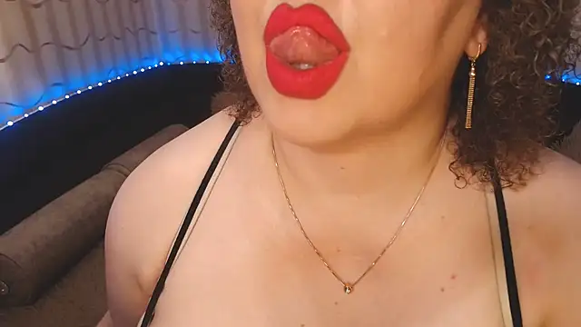 BustyKatty webcam