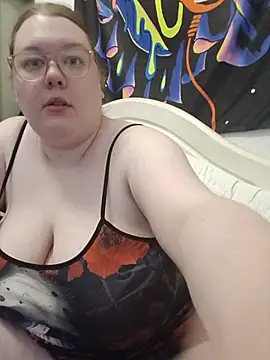 Sexycurvyemilyy webcam