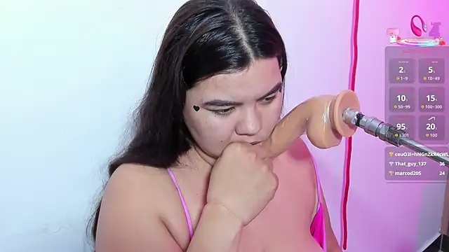 klhoe_boobs webcam