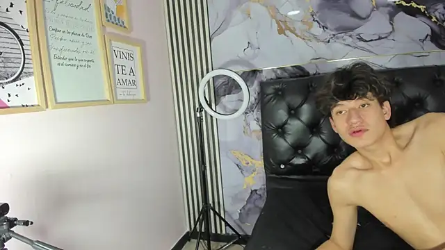 Damian_saint webcam