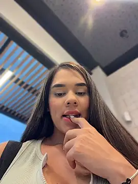 BellaLeclair_ webcam