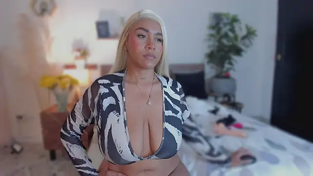 YariRose webcam