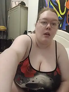 Sexycurvyemilyy webcam