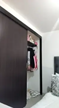 CurvySara1 webcam