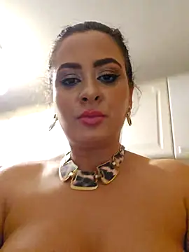 DivineGoddess88ForYouKing webcam