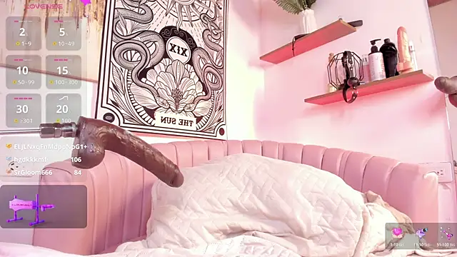 Roxy_Harkov webcam