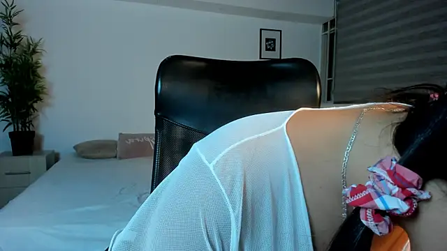 zoe_linss webcam