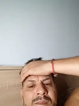 yasmi25 webcam