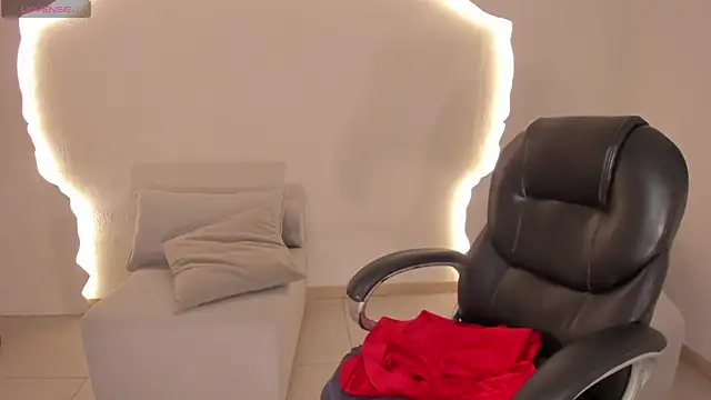 MiaFarrell_ webcam