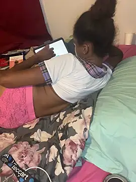 MiriamMoneyAsap webcam