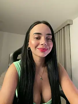 GeorginaJones webcam