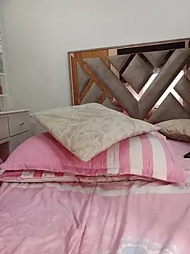 CorinaSmith28 webcam