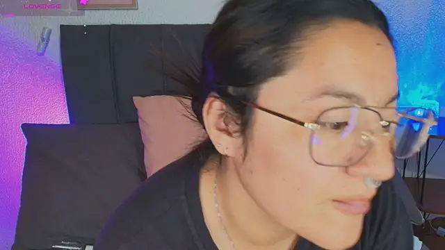 samm_curvy webcam