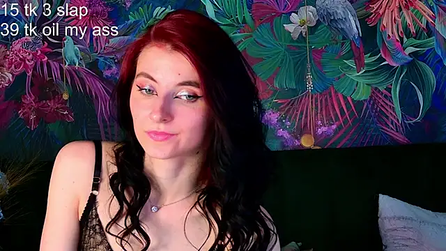 NicoleLuxe webcam