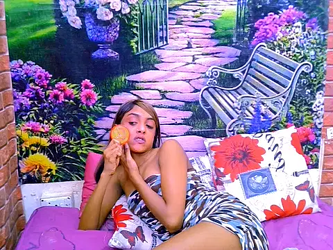 IndianPretty14u2Luv webcam