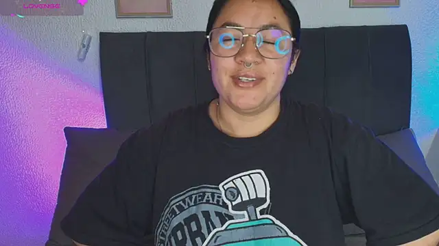 samm_curvy webcam