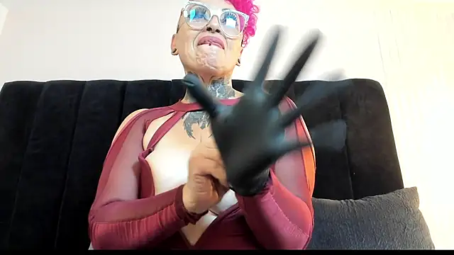 mistress_sandy live cam on StripChat
