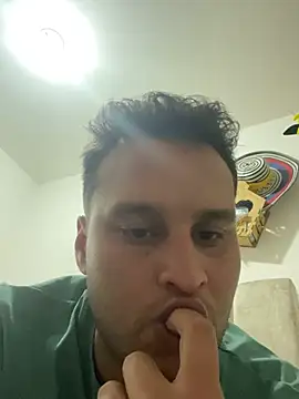 Latino_jr webcam