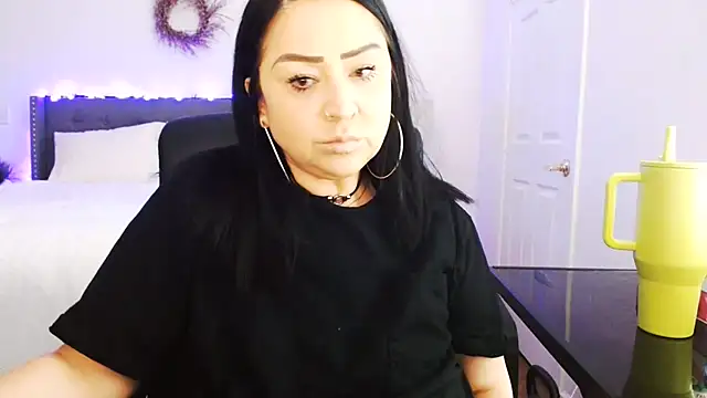AlyssiaAmoreXO webcam