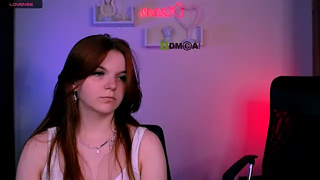 riley_sanders webcam