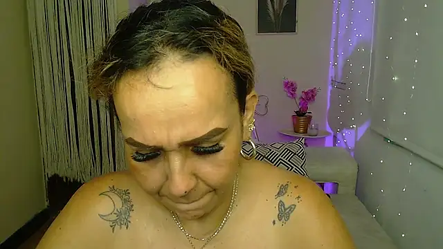 Aunty_milf webcam